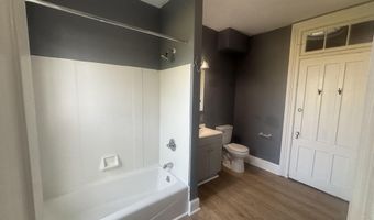 17 Ash Grove Pl 4, Albany, NY 12202