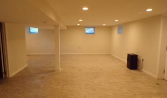 5915 BROOKLAND Rd, Alexandria, VA 22310