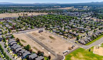 61187 Splendor Ln, Bend, OR 97702