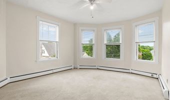 730 Hale St 3R, Beverly, MA 01915