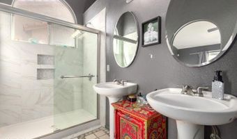 862 W SARAGOSA St, Chandler, AZ 85225