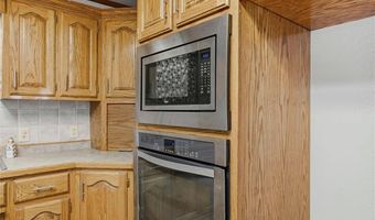 115 S Mulberry St, Adrian, MO 64720