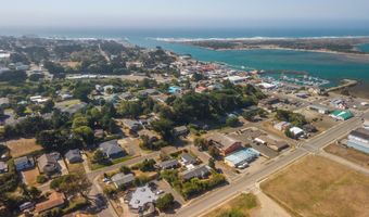 520 5TH St, Bandon, OR 97411