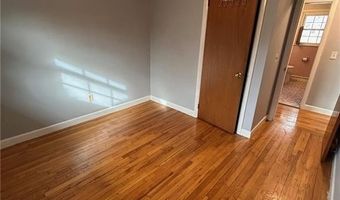 75 Hopeworth Ave, Bristol, RI 02809