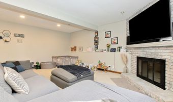 672 Garys Dr, Antioch, IL 60002