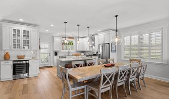 225 4th St, Beach Haven, NJ 08008