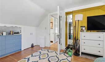 69 Roger Williams Ave, East Providence, RI 02916