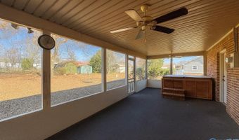 1007 Julian Ave, Albertville, AL 35950