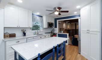 3 Clover Rd, Clinton, CT 06413