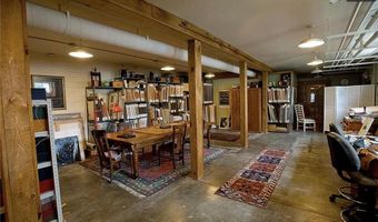 30 Bradford St, Bristol, RI 02809