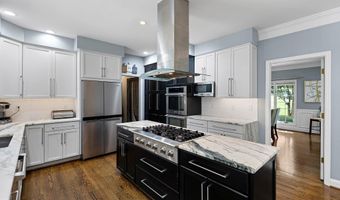 14 STONEBRIDGE Dr, Hockessin, DE 19707