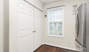 7707 Brisbane Ct, Charlotte, NC 28215