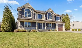 123 Columbus Blvd, Amityville, NY 11701
