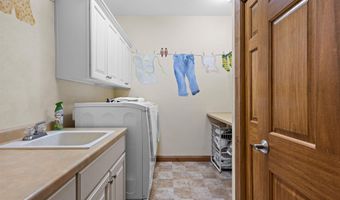 N3224 FEATHER RIDGE Drive, Appleton, WI 54913