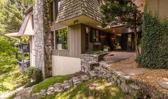 15 Elm Ct, Highlands, NC 28741