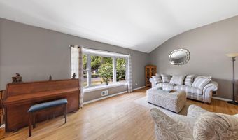 3 Renier Ct, Middletown, NJ 07748