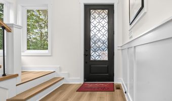 1905 N TAYLOR St, Arlington, VA 22207
