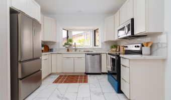 98-827 Ainanui Loop, Aiea, HI 96701