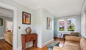 27 Cranston Ave, Newport, RI 02840
