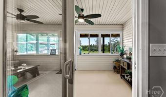 762 Old McLeod Bridge Rd, Adrian, GA 31002