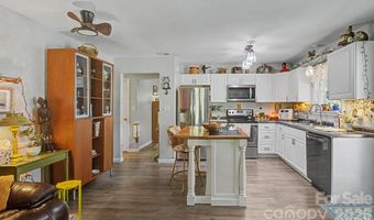 102 Wicklow Dr, Asheville, NC 28806