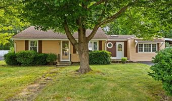 12 Oak Ter, Bellingham, MA 02019
