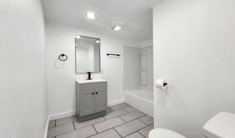 506 S Griffith Ave, Aurora, MO 65605