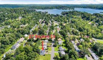 27 Skyline Dr, Brookfield, CT 06804
