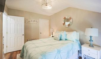 8 Lawrence St, Cumberland, RI 02864