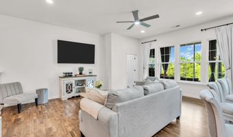 3 Raccoon Ln, Barnegat, NJ 08005