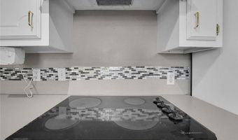 1217 E Cherry St, Altus, OK 73521