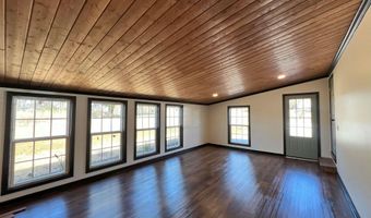 215 NW 4th St, Arab, AL 35016
