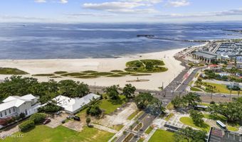 1940 E Beach Blvd, Biloxi, MS 39531