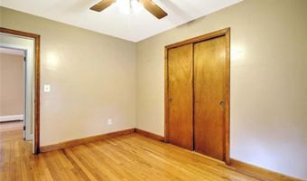 98 Iroquois Rd, Cumberland, RI 02864