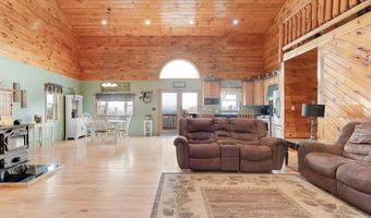 150 Lakeview Dr, Errol, NH 03579