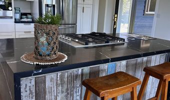 1139 Kauhikoa Rd A, Haiku, HI 96708