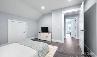 1 Jennlynn Dr, Arden, NC 28704