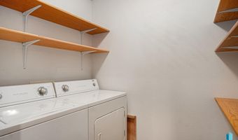 419 N 9th Ave, Brandon, SD 57005