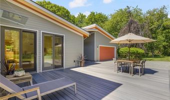 621 E Shore Rd, Jamestown, RI 02835