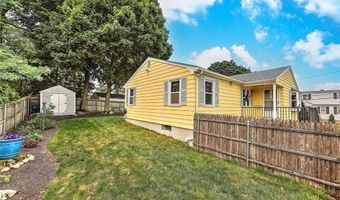 8 Halsey St, North Providence, RI 02911