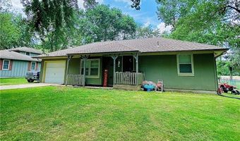 916 Edith Ave, Adrian, MO 64720
