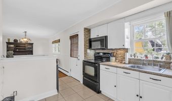 916 Beachwood Blvd, Beachwood, NJ 08722