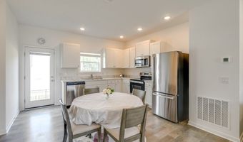 677 Crossings Ln, Akron, OH 44320