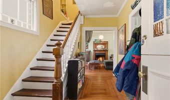 51 Warner St, Newport, RI 02840