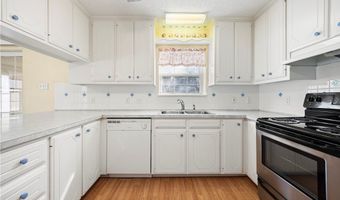 1045 S Saunders St, Aransas Pass, TX 78336