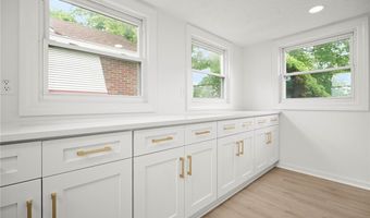 191 E Martin St, Amherst, OH 44001
