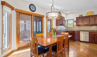 1928 N Ridge Ave, Arlington Heights, IL 60004