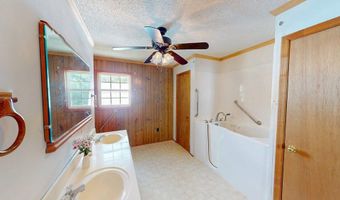 2001 Redfearn St, Barwick, GA 31720