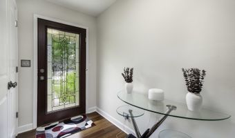 1631 S Surrey Ridge Dr, Arlington Heights, IL 60005