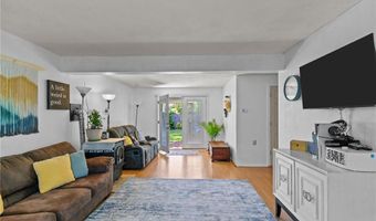 4 Clarke St, Warwick, RI 02886